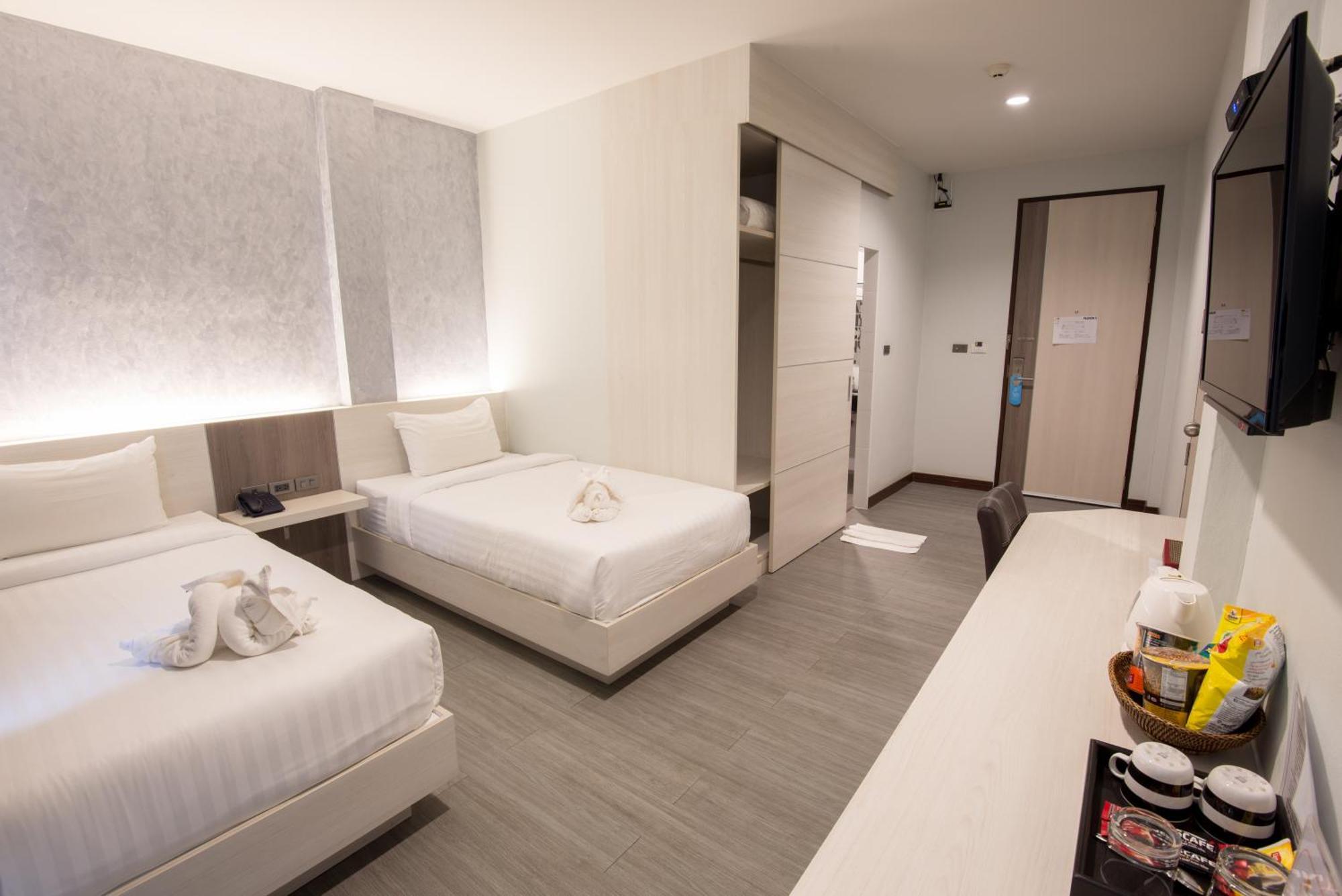 Socool Grand Hotel Nang Rong Екстериор снимка
