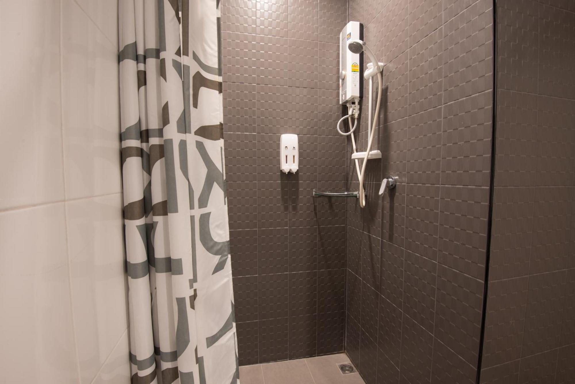 Socool Grand Hotel Nang Rong Екстериор снимка