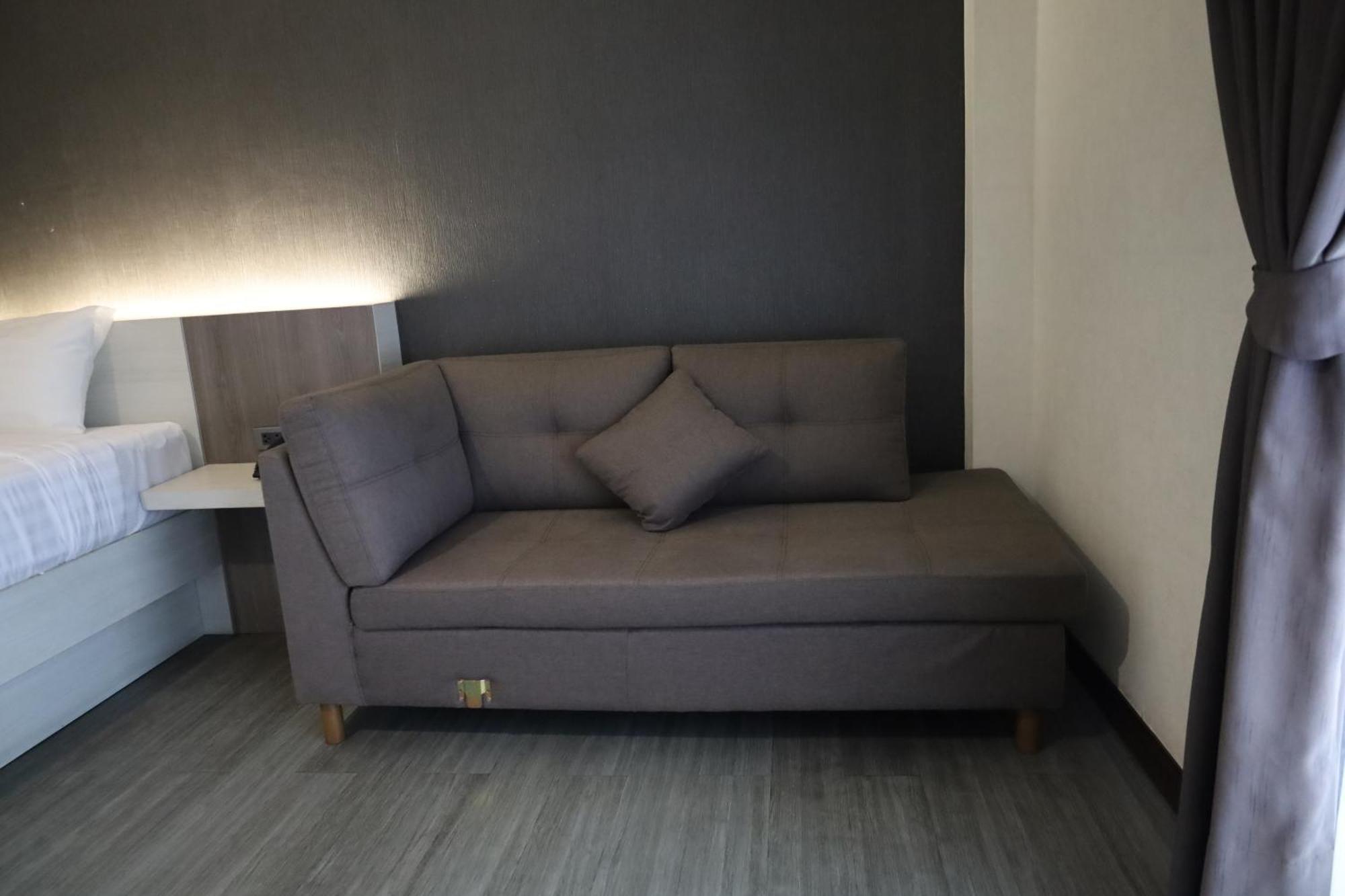 Socool Grand Hotel Nang Rong Екстериор снимка