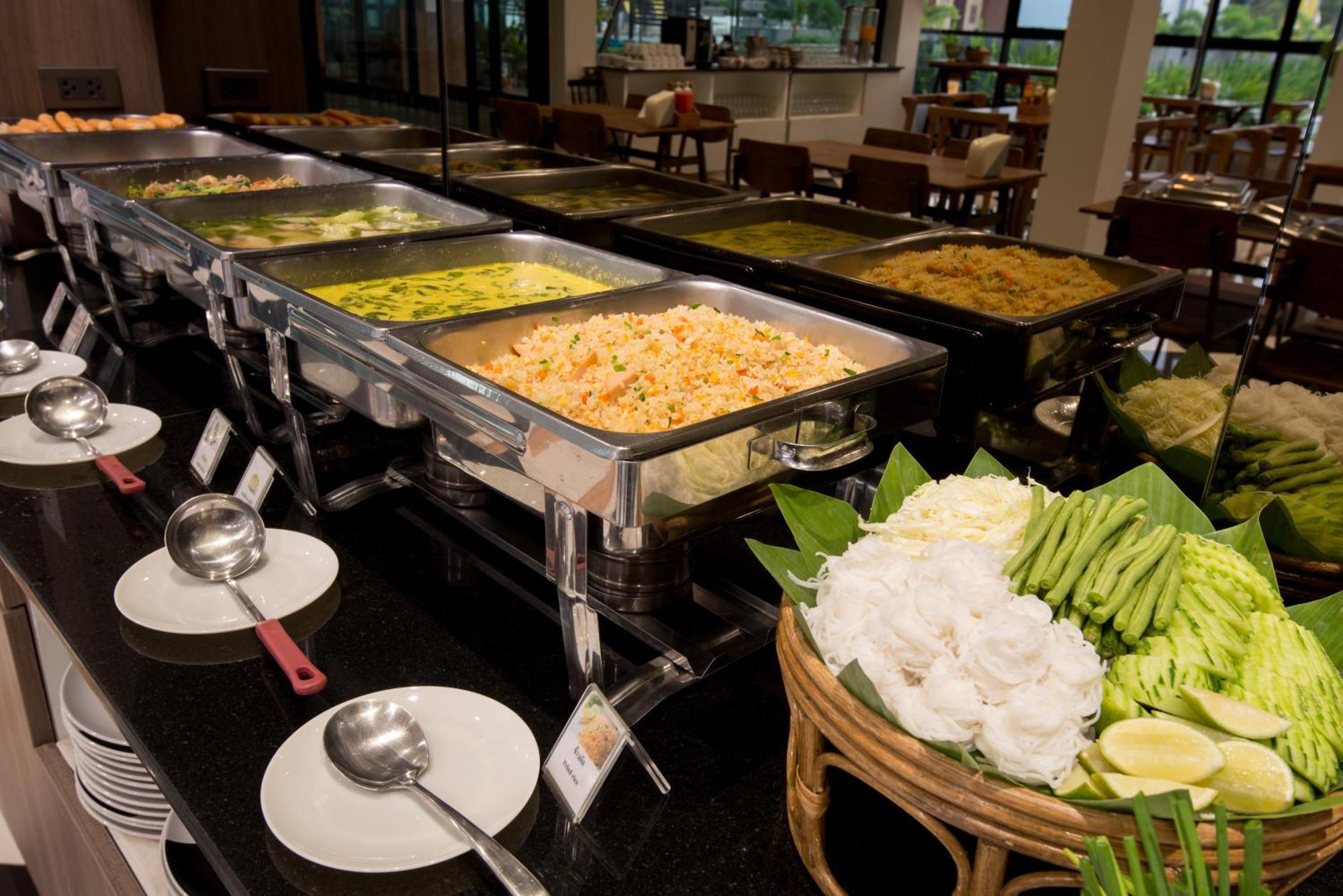 Socool Grand Hotel Nang Rong Екстериор снимка