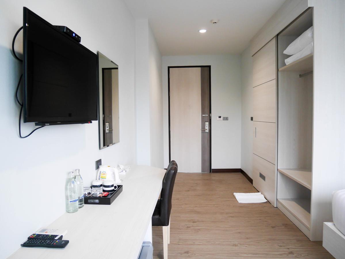 Socool Grand Hotel Nang Rong Екстериор снимка