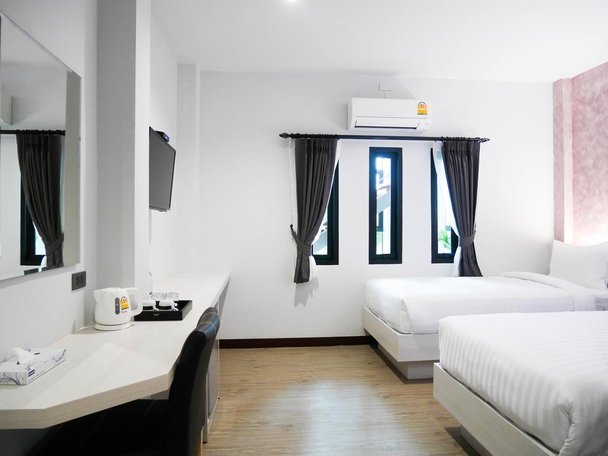 Socool Grand Hotel Nang Rong Екстериор снимка