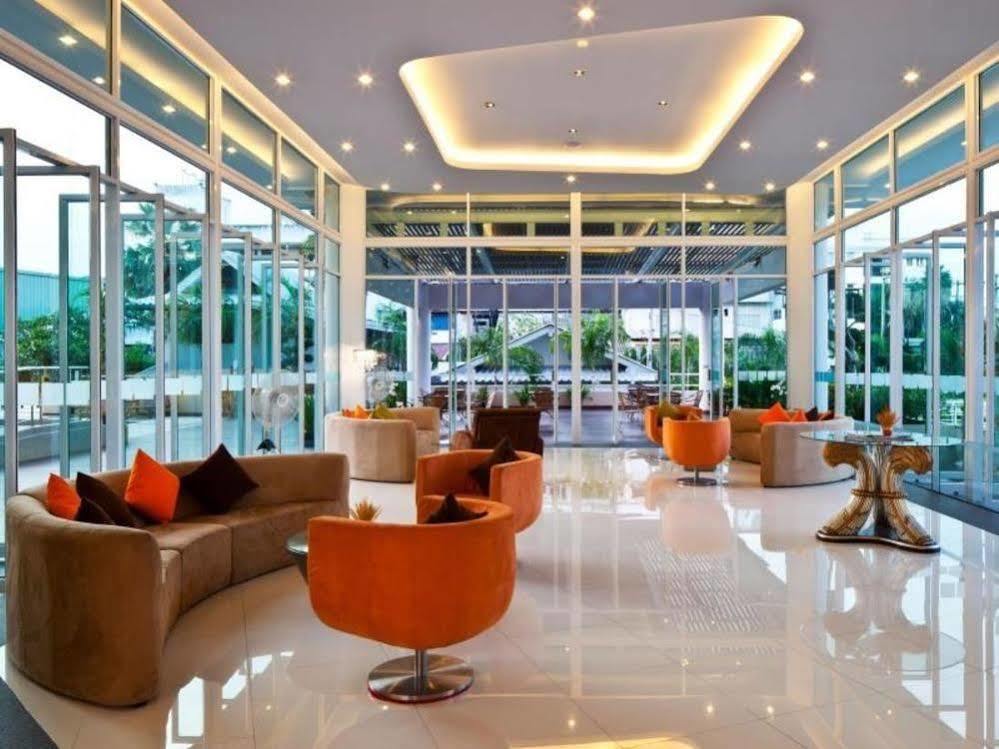 Socool Grand Hotel Nang Rong Екстериор снимка